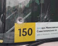 У Києві тітушки напали на автобуси компанії, яка перейшла на нові правила перевезень пасажирів