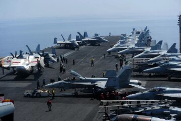 Авіаносець США у Середземному морі очікує наказу атакувати російські війська, — ЗМІ
