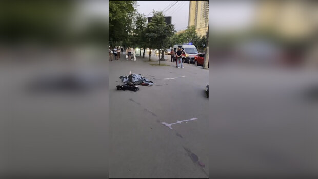 У Києві на вулиці в чоловіка розійшлися післяопераційні шви: він помер від втрати крові
