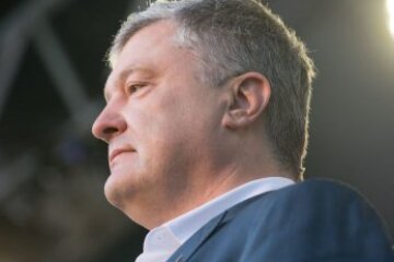 Україна поступово перетворюється на пішака світової політики – Порошенко