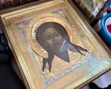 У Києво-Печерській Лаврі в храмі УПЦ (МП) чоловік каменем розбив ікону Спасителя