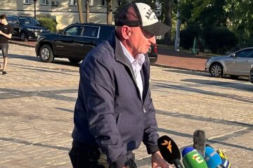 Сенатор США, який перебуває з візитом в Києві, назвав відповідальних за проведення виборів під час війни в Україні