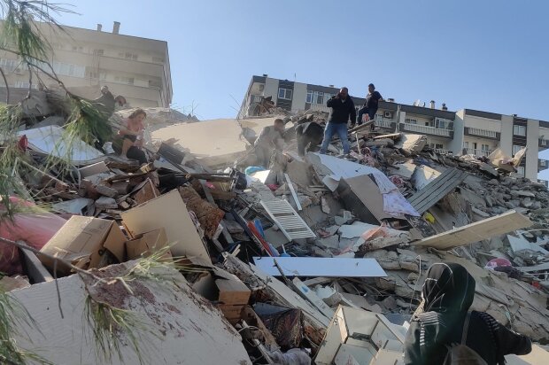 Туреччину та Грецію сколихнув потужний землетрус: є руйнування і жертви (фото, відео)