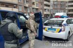 У Києві молодик стріляв у поліцейського