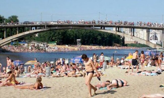 На яких столичних пляжах не можна купатися