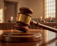 На Київщині судитимуть жінку, яка після смерті дворічного сина сховала його тіло у шафі