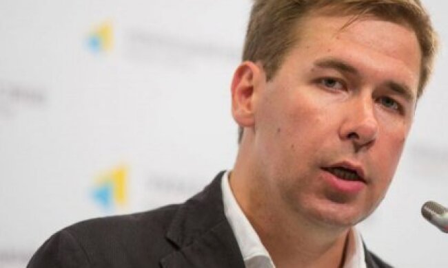 Відомий російський адвокат долучився до захисту Порошенка
