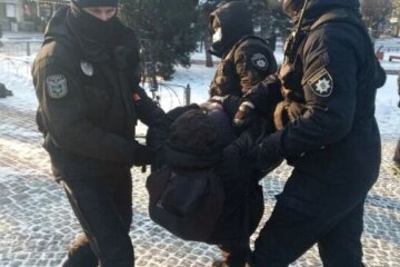 У Києві поліція розігнала акцію протесту проти ультраправого насильства (відео)