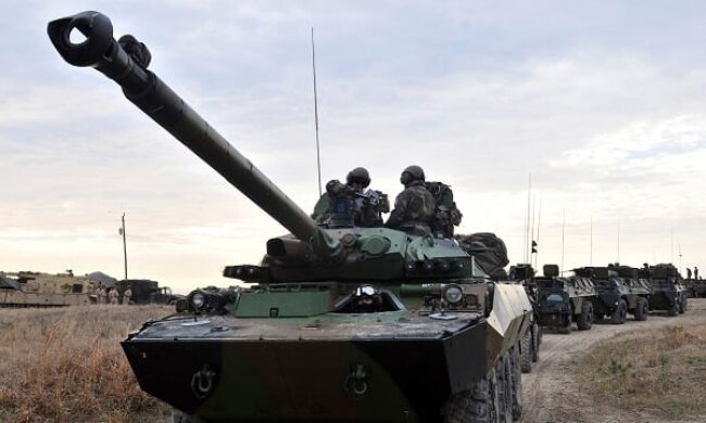 Франція впродовж двох місяців передасть Україні колісні танки AMX-10RC