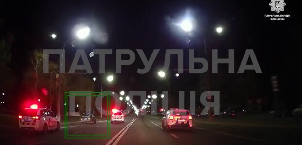 На Київщині вкрав авто, не заплатив за пальне на АЗС та влаштував погоню і таран з поліцією — на п'яного водія склали 5 адмінпротоколів