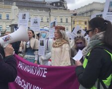 На Михайлівській площі Києва почався Марш жінок