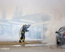 У Києві на заводі загорілася вантажівка: водій отримав численні опіки