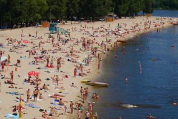 Санітайзери та роз’яснювальна робота: заходи безпеки на пляжах Києва