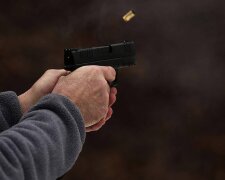 Дорожня сварка зі стріляниною: на Харківському масиві водій поранив пішохода через перехід у невстановленому місці