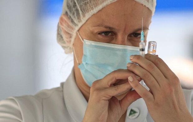 В Україну надійшла перша партія китайської вакцини від COVID-19