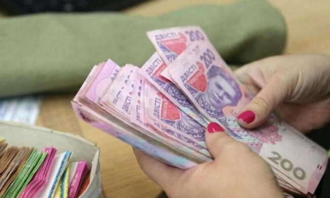 Названо середню зарплату у Києві: кого найчастіше розшукують роботодавці