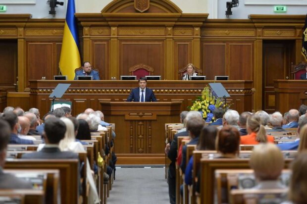 Закон прийнято: ВР скоротила кількість районів в Україні втричі (перелік)