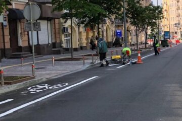 В центрі Києва тривають дорожні роботи: як оновили вулицю Пушкінську (фото)