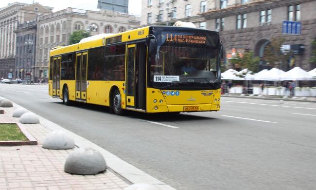 Почалася нелегальна торгівля спеціальними перепустками на київський транспорт
