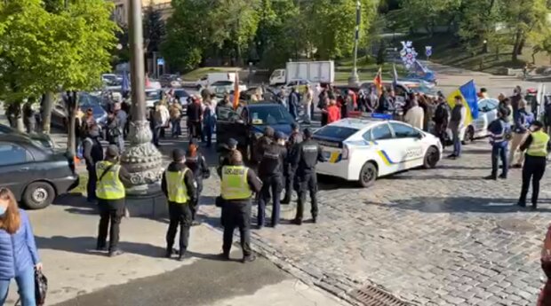 Карантин вбиває: під Кабміном проходить акція протесту підприємців зі всієї України (відео)