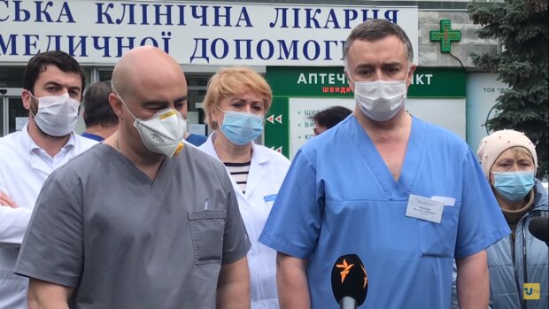Реформа нас знищує: в Києві мітингують лікарі швидкої допомоги (відео)