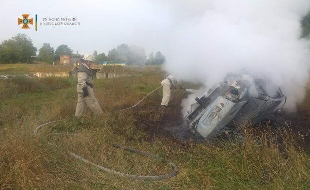 На Київщині під час ДТП спалахнув легковик, водія врятувати не вдалося