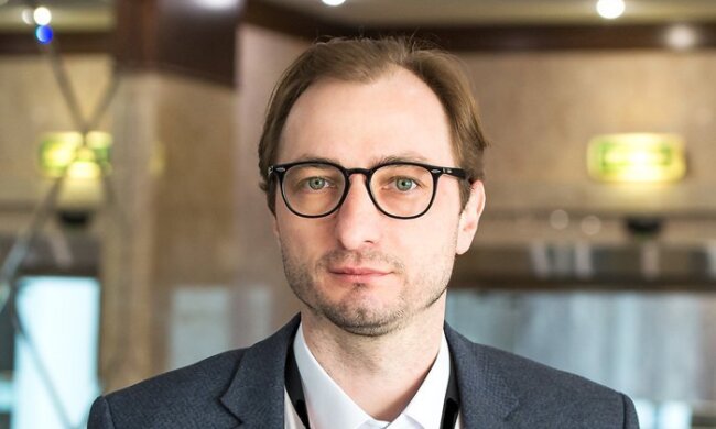 В Києві двоє молодиків побили головного лікаря Інституту раку (відео, фото)