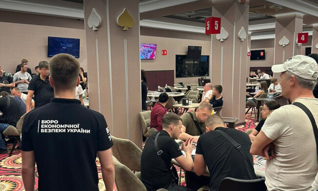 У Києві та Одесі викрито мережу підпільних покер-клубів, які прикривалися спортивним покером