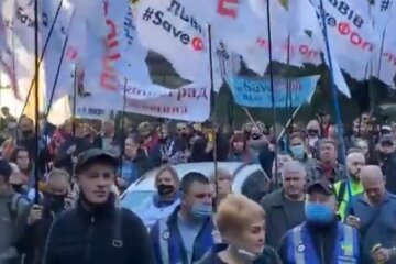 Влада вичавлює останні копійки: в столиці мітингують підприємці (відео)