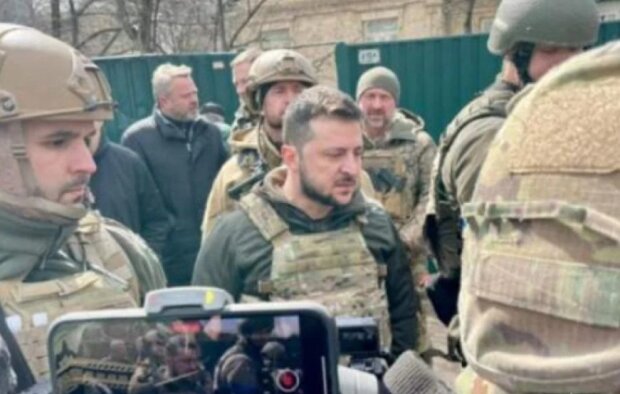 “Це геноцид проти України”: Зеленський приїхав у Бучу