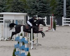 12-річна спортсменка з Бучі здобула медаль на регіональних кінних змаганнях