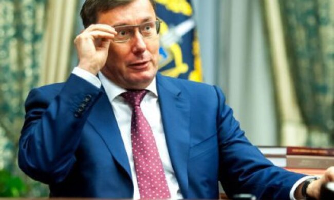 Зеленський вніс подання на звільнення Луценка