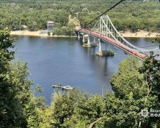 У Києві обірвалася канатна дорога через Дніпро - хлопець впав у воду, його шукають