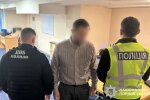 У Києві затримали ділягу, який "допомагав" перереєструвати авто без черги