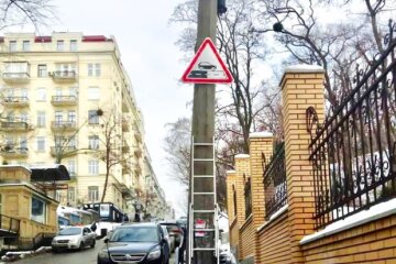 На вулицях Києва з’явилися нові дорожні знаки