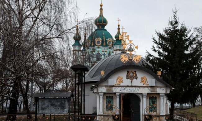 У Києві УПЦ (МП) змусять розібрати храми і каплички на самозахоплених ділянках
