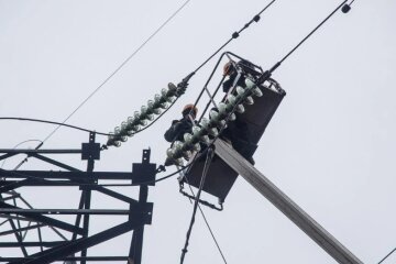 РФ націлилася на енергетику, у Києві та області можливі обмеження — зі світлом в Україні сьогодні?