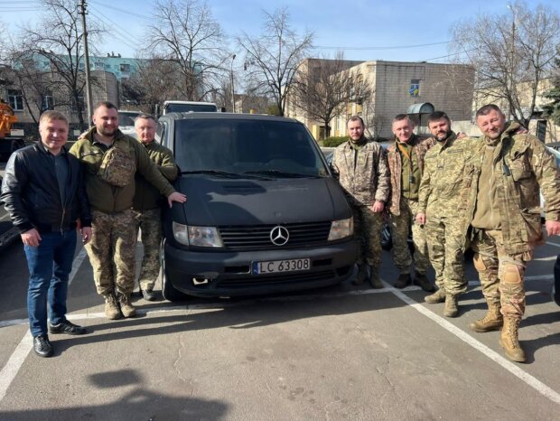 Київські волонтери придбали для ЗСУ ще один автомобіль