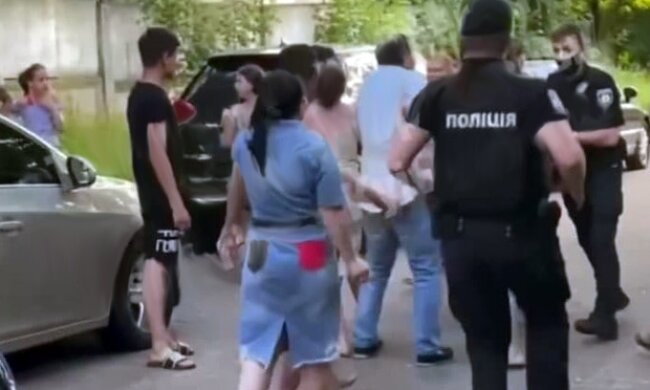 Два підлітки влаштували в Києві масштабне ДТП (відео)