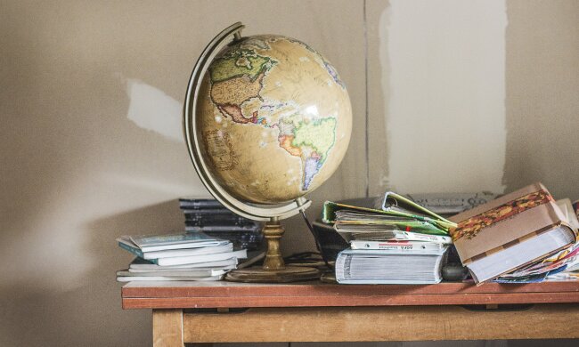 Під час ремонту школи в Дарницькому районі чиновник та підрядник вкрали 400 тисяч