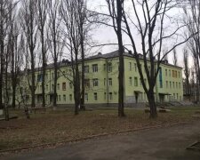 У Києві педофіл напав на дитину у лікарні: підозрюваного шукають