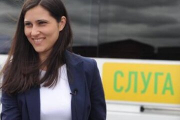 Головна антикорупціонерка “Слуги народу” пояснила сотні тисяч у декларації