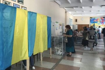 Вибори: голова комісії прийшов на дільницю п’яний
