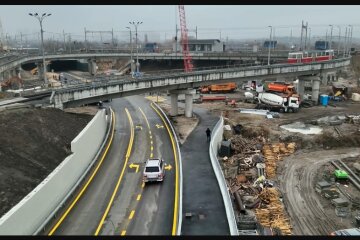 За одним з договорів на будівництво Подільського мосту