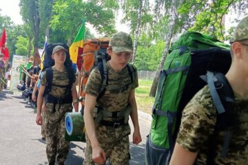 У національно-патріотичних заходах взяли участь більше 12 000 юних киян
