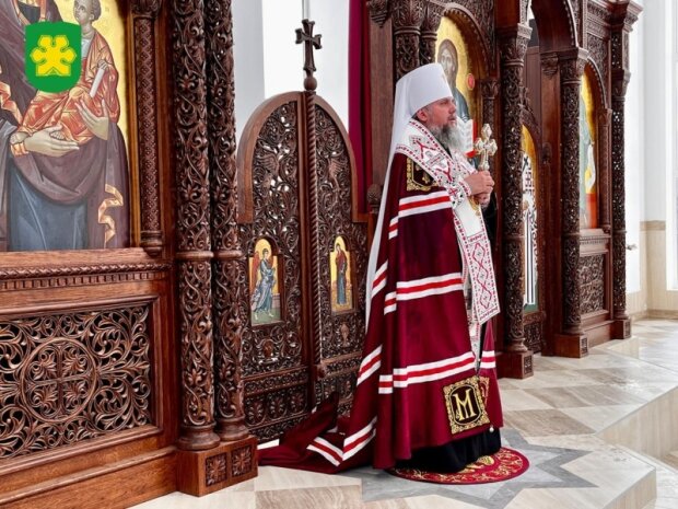 Митрополит ПЦУ освятив новий різьблений іконостас у Бучанському храмі