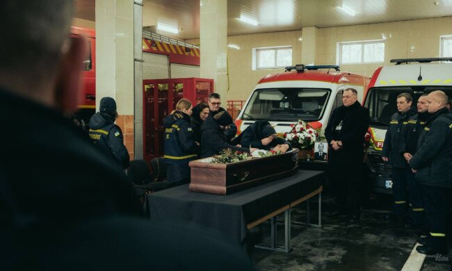 У Києві попрощалися з рятувальником Олександром Зібровим, який мріяв рятувати життя
