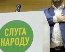 “Слуга народу” хоче скасувати рішення Київради про створення райрад