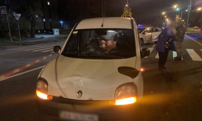 У Деснянському районі Києва на блокопосту збито військову