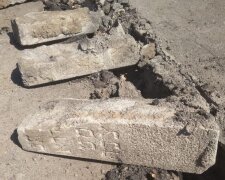 У Богуславі, що на Київщині, знайшли бордюри з єврейських надгробків (фото)